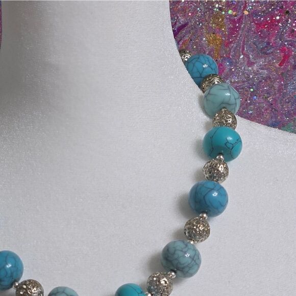 Turquoise Beaded Necklace - Picture 4 of 8